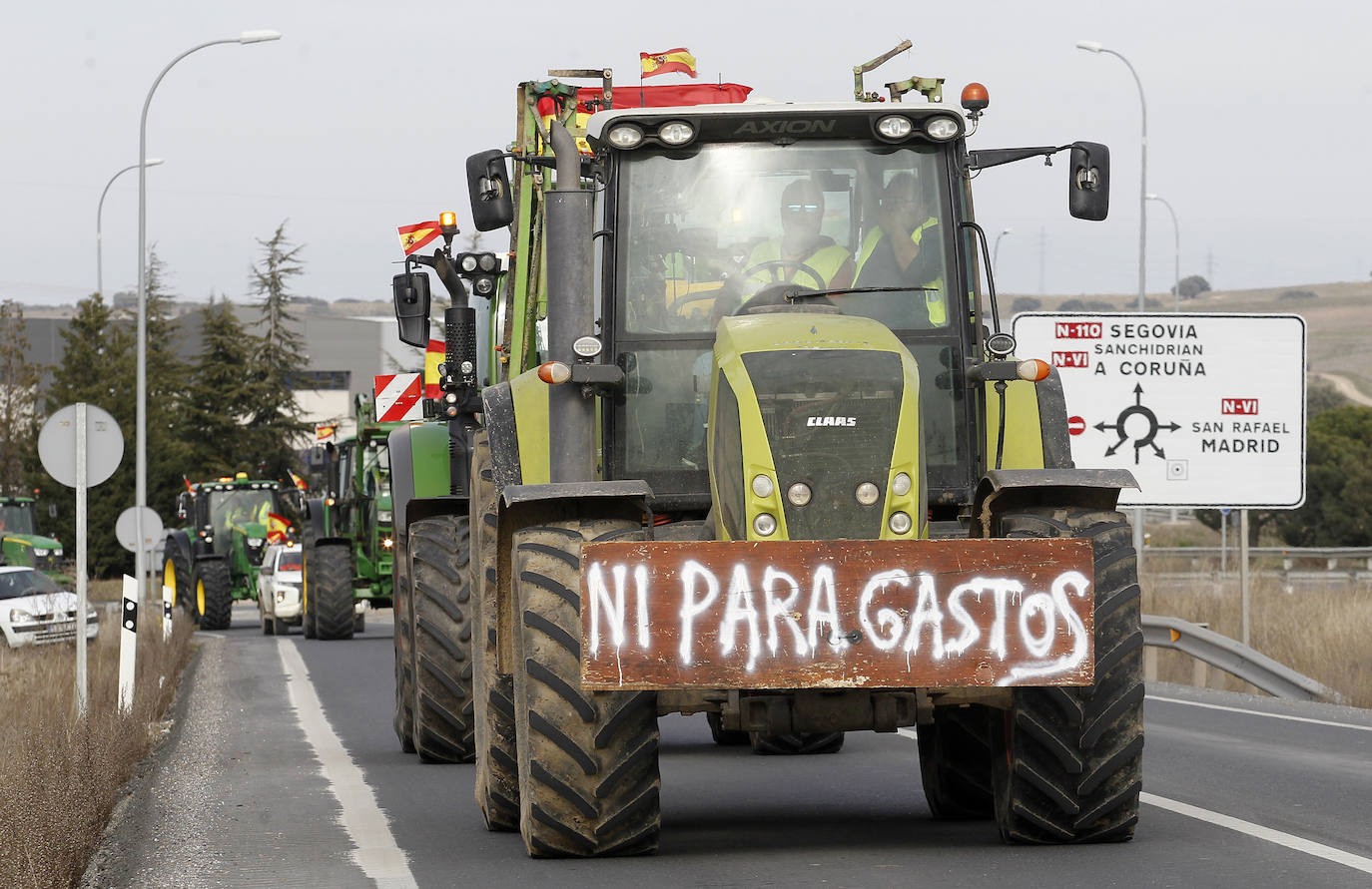 La tractorada de Villacastín, en imágenes