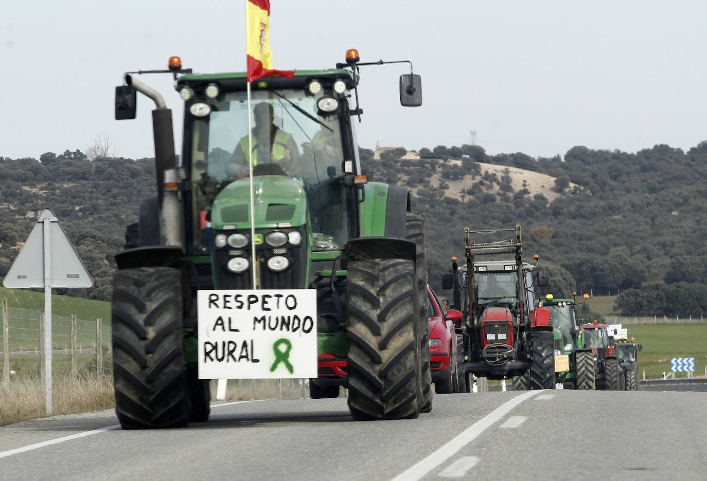 La tractorada de Villacastín, en imágenes