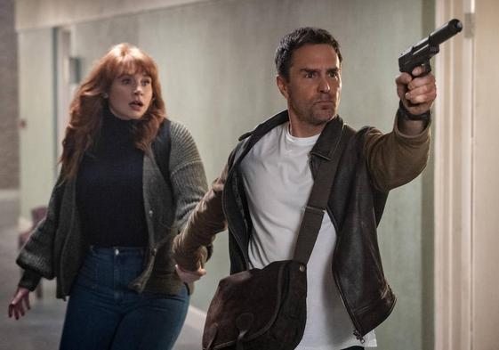 Bryce Dallas Howard y Sam Rockwell en una secuencia de 'Argylle'.