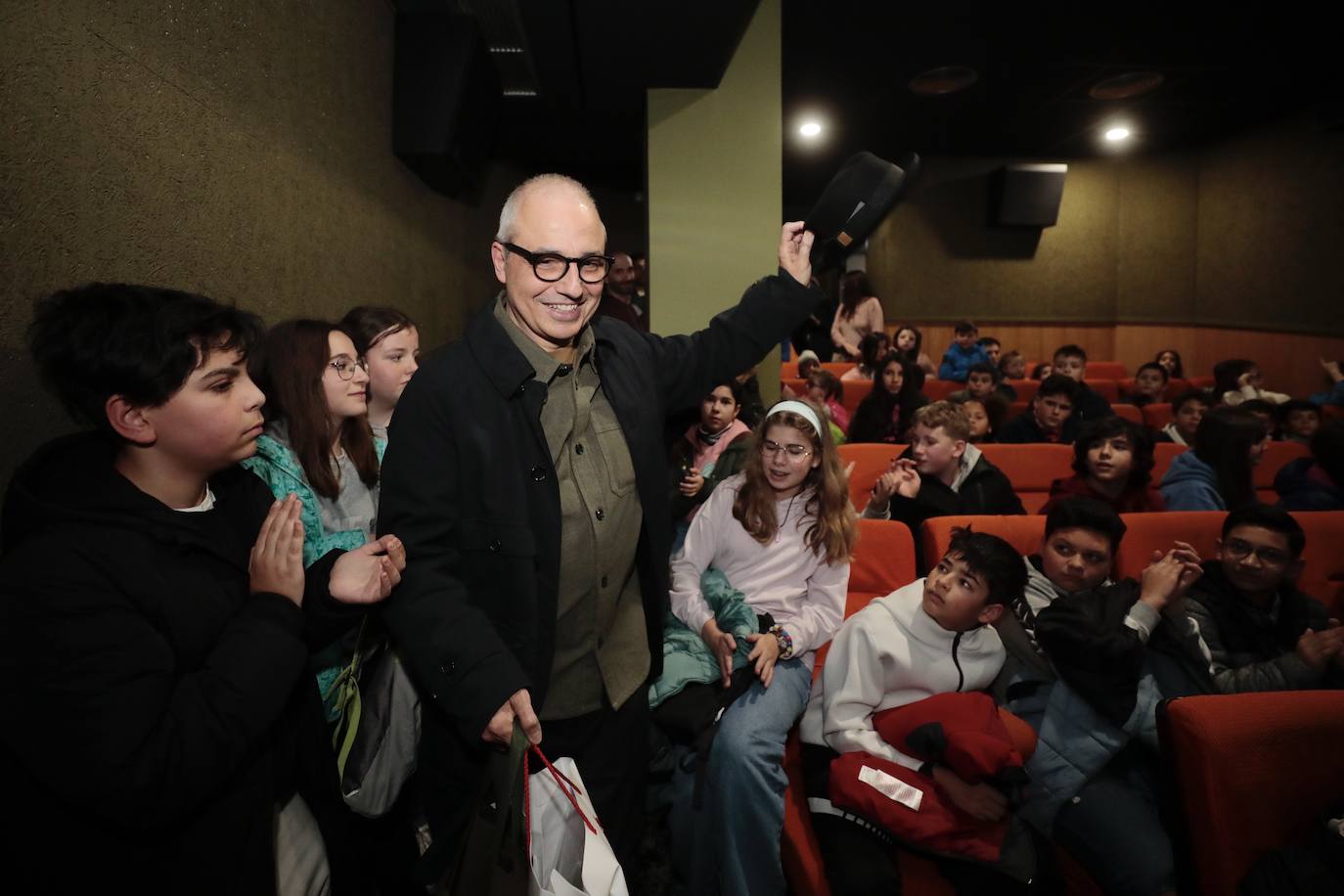 Pablo Berger a su llegada a los cines Casablanca.