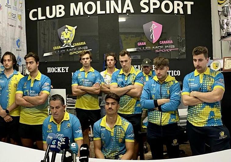 La plantilla del Molina Sport, con los tres jugadores vallisoletanos, atiende a los medios este miércoles.