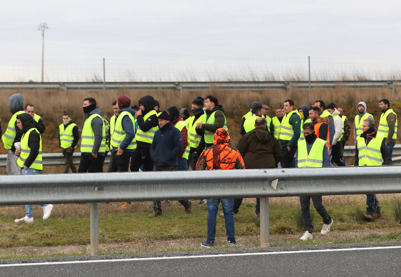 Así ha sido el corte de la autovía en Villaherreros