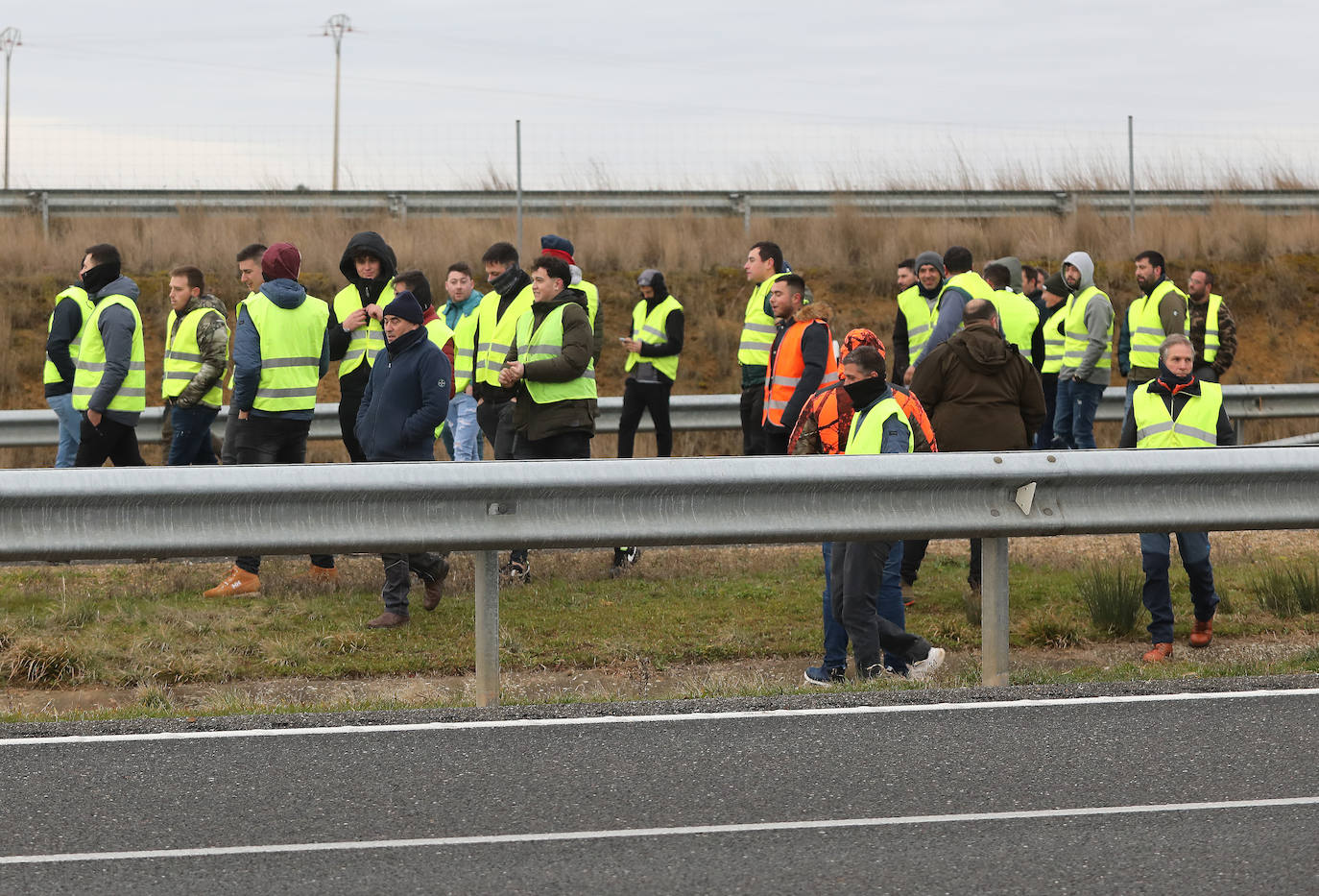 Así ha sido el corte de la autovía en Villaherreros