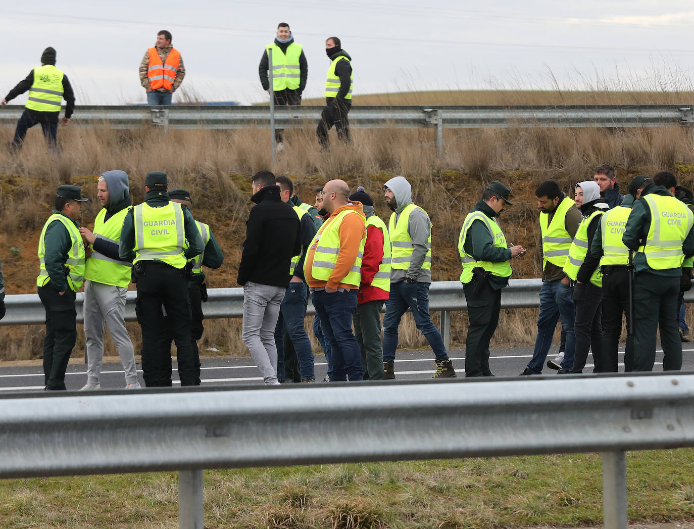 Así ha sido el corte de la autovía en Villaherreros
