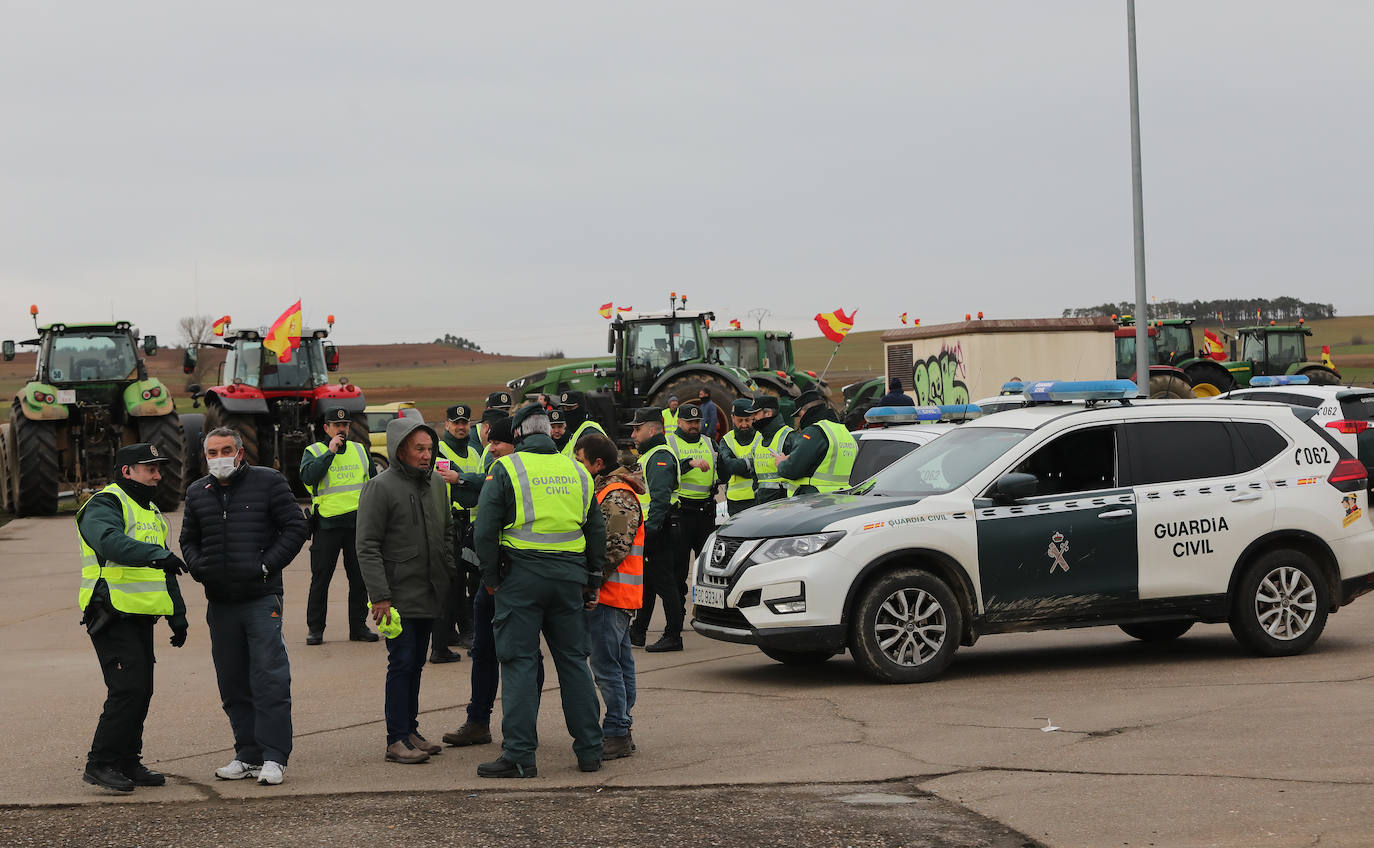 Así ha sido el corte de la autovía en Villaherreros