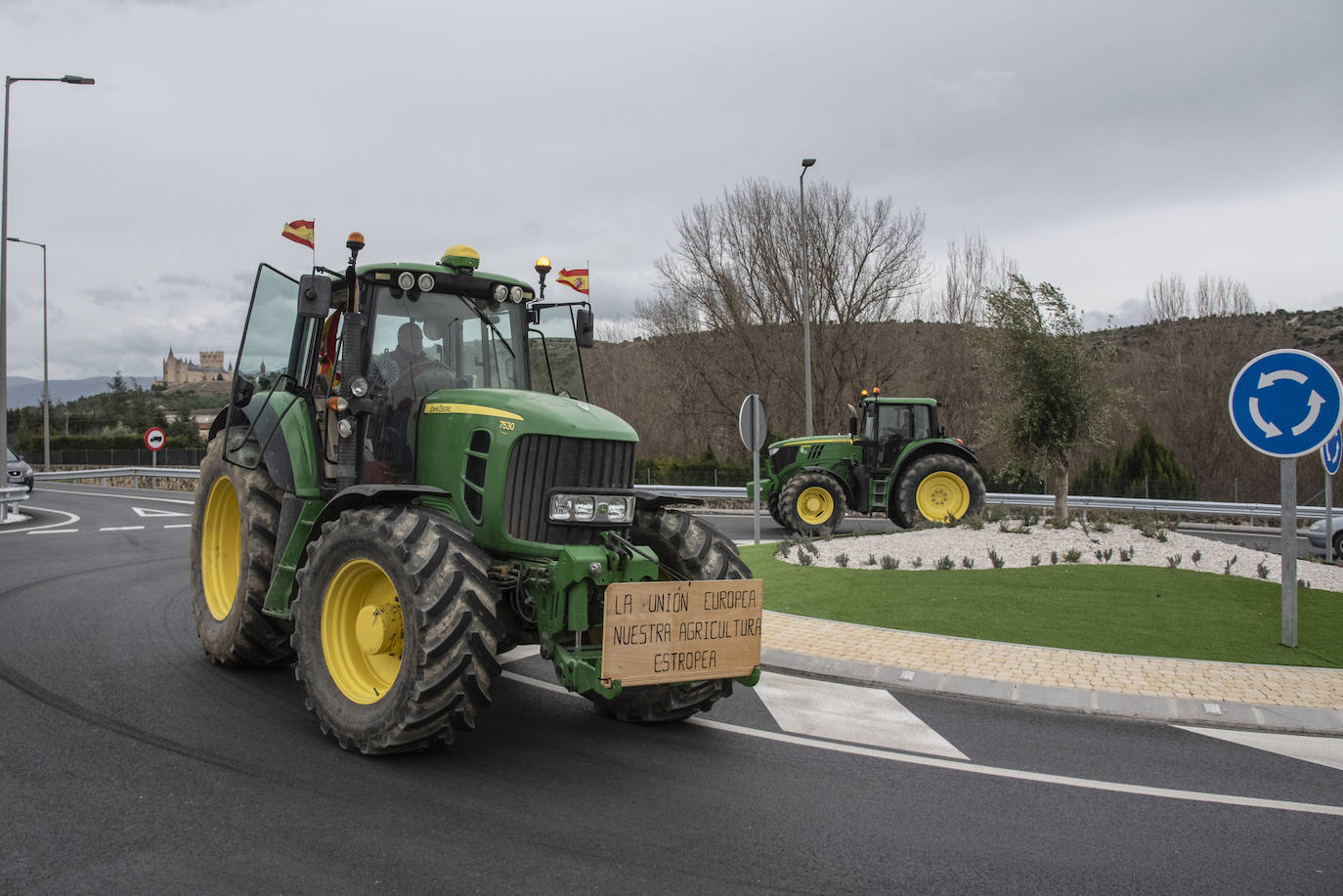 La tractorada en la CL-605, en imágenes