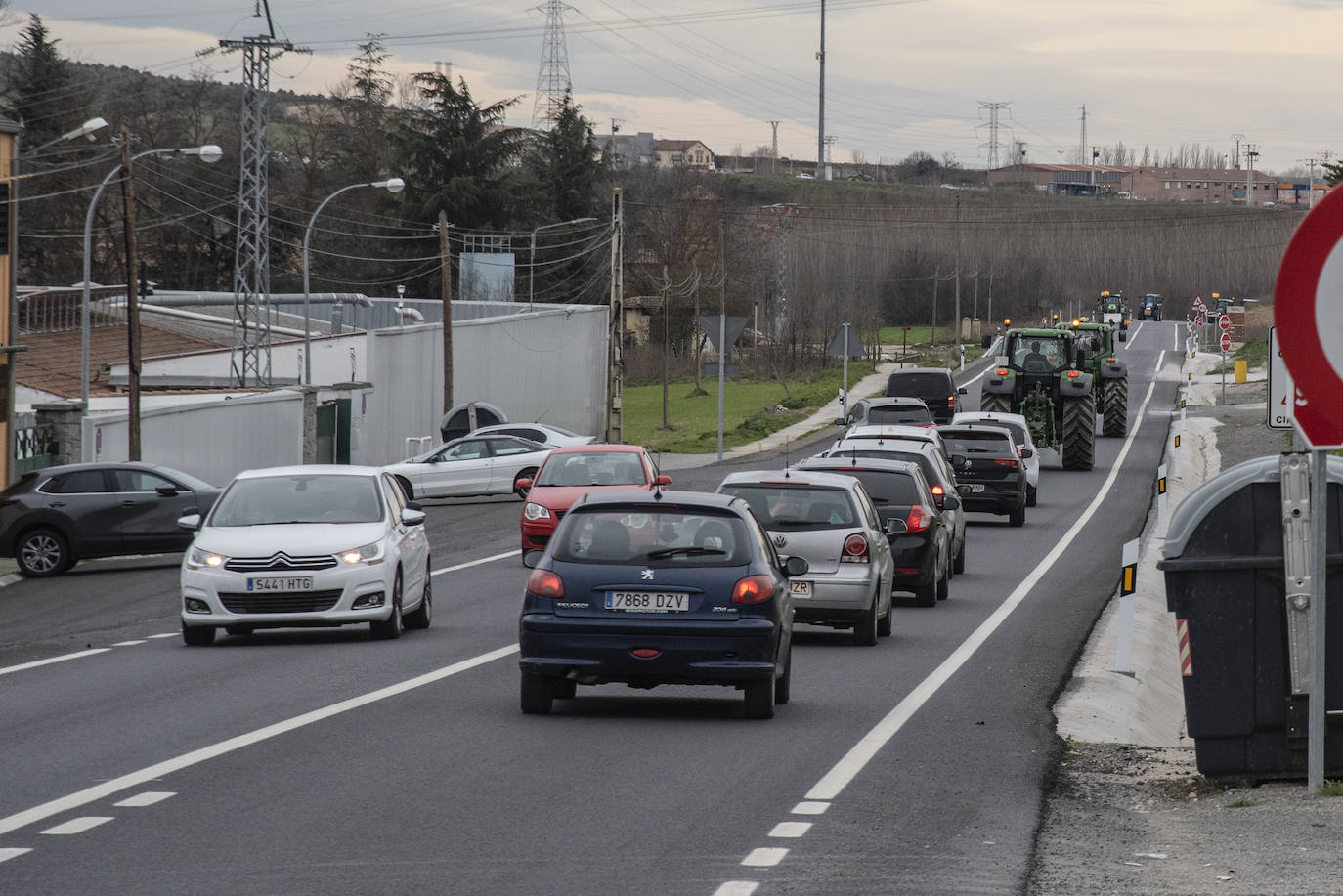 La tractorada en la CL-605, en imágenes