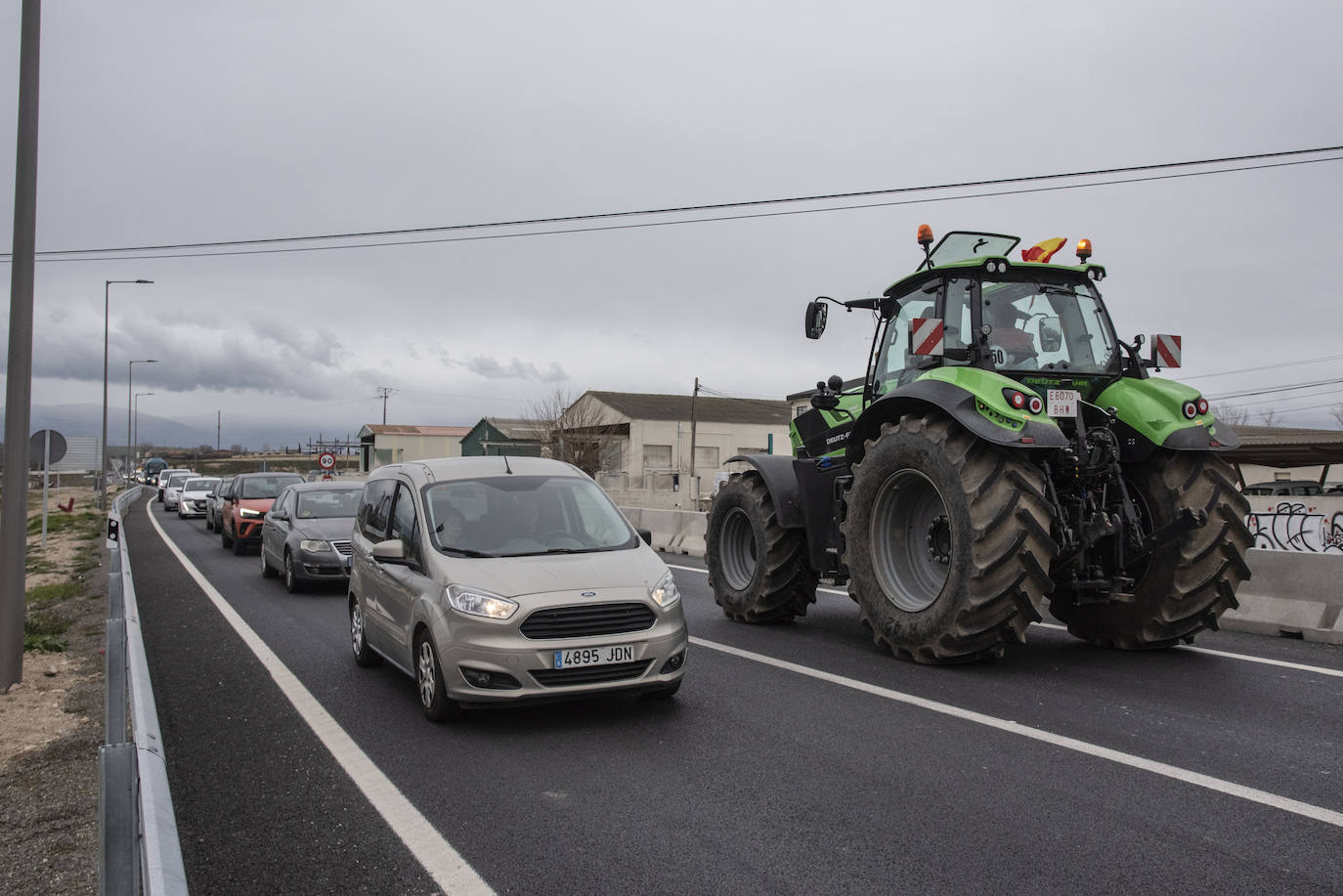 La tractorada en la CL-605, en imágenes
