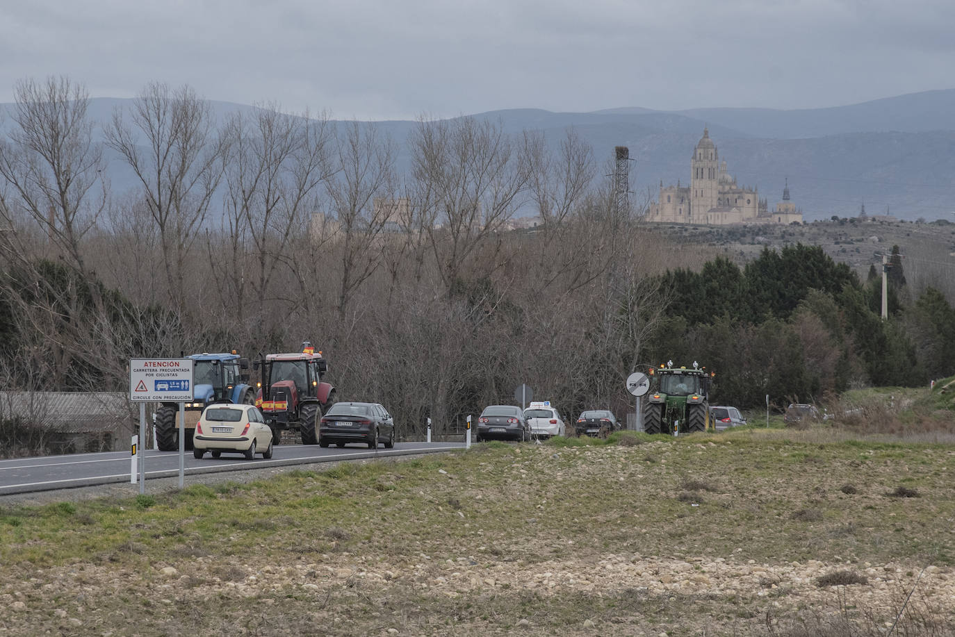 La tractorada en la CL-605, en imágenes