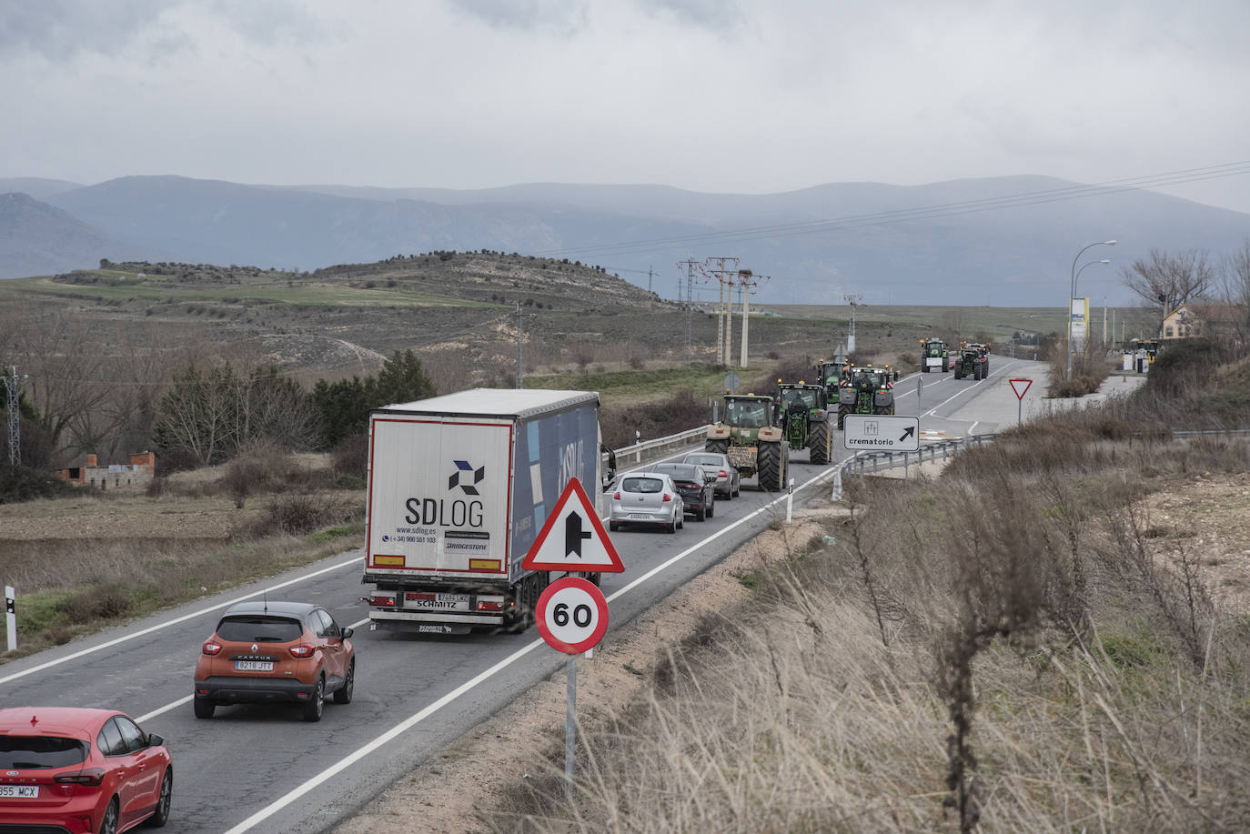 La tractorada en la CL-605, en imágenes