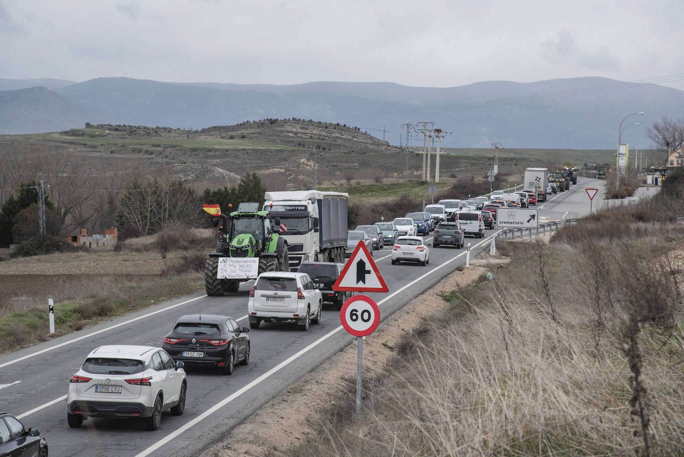 La tractorada en la CL-605, en imágenes