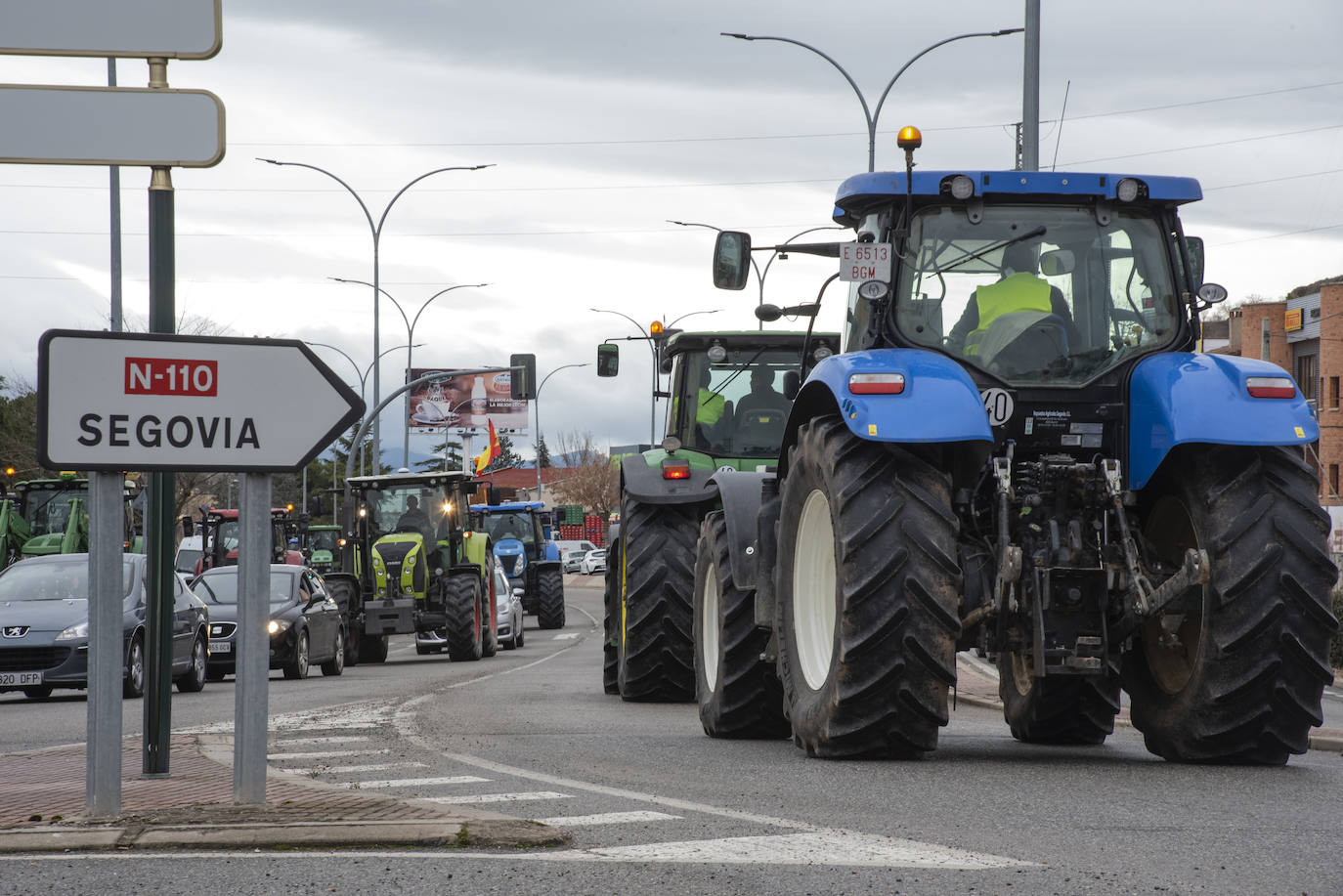 La tractorada del viernes por Segovia, en imágenes