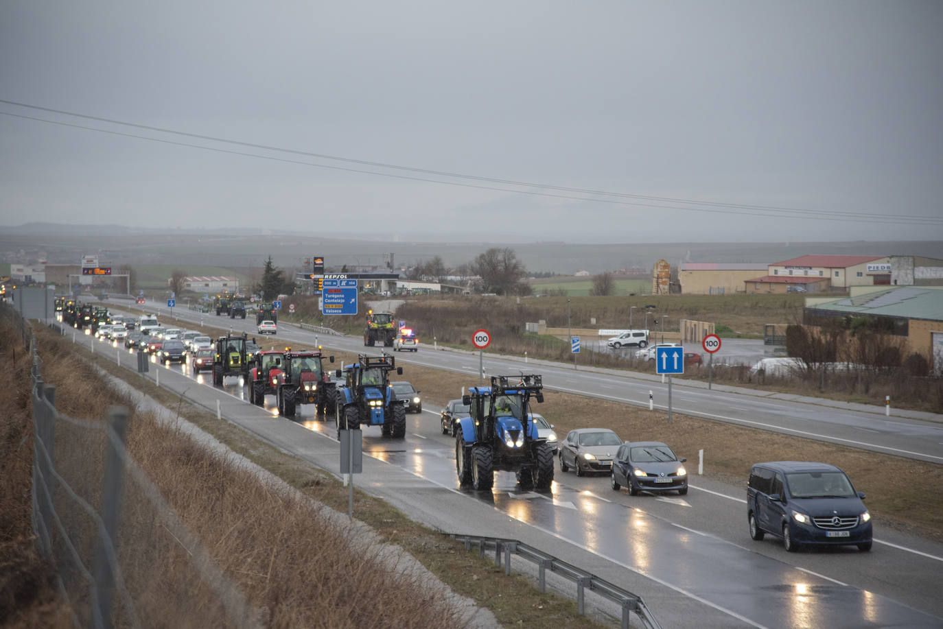 La tractorada del viernes por Segovia, en imágenes