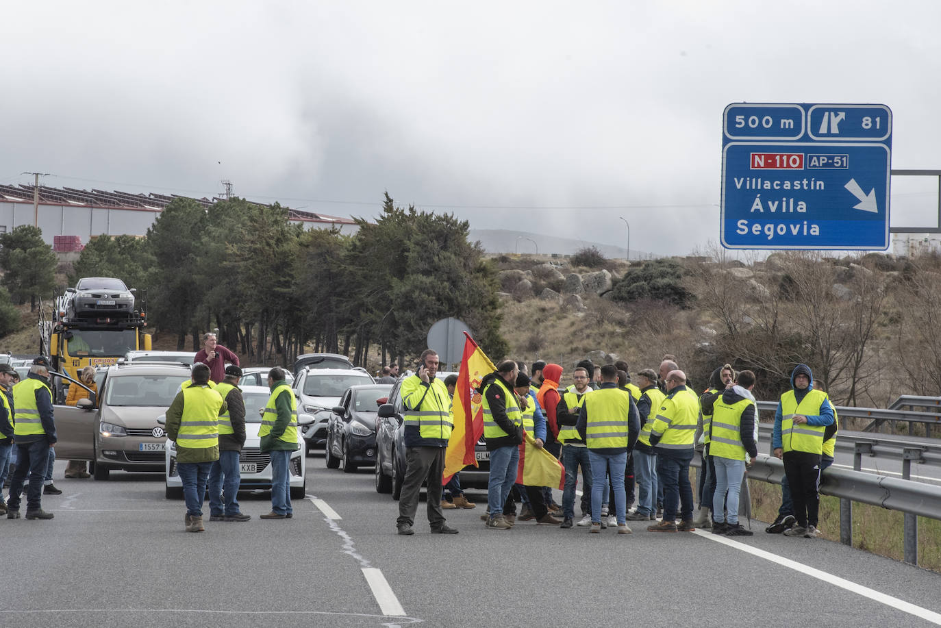 El corte de la AP-6 en Villacastín, en imágenes