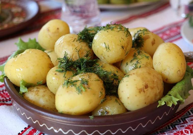 Cómo cocer patatas en el microondas en apenas cinco minutos