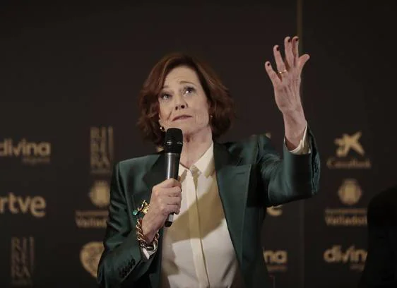 Sigourney Weaver, durante la rueda de prensa en el salón de recepciones del Ayuntamiento de Valladolid.