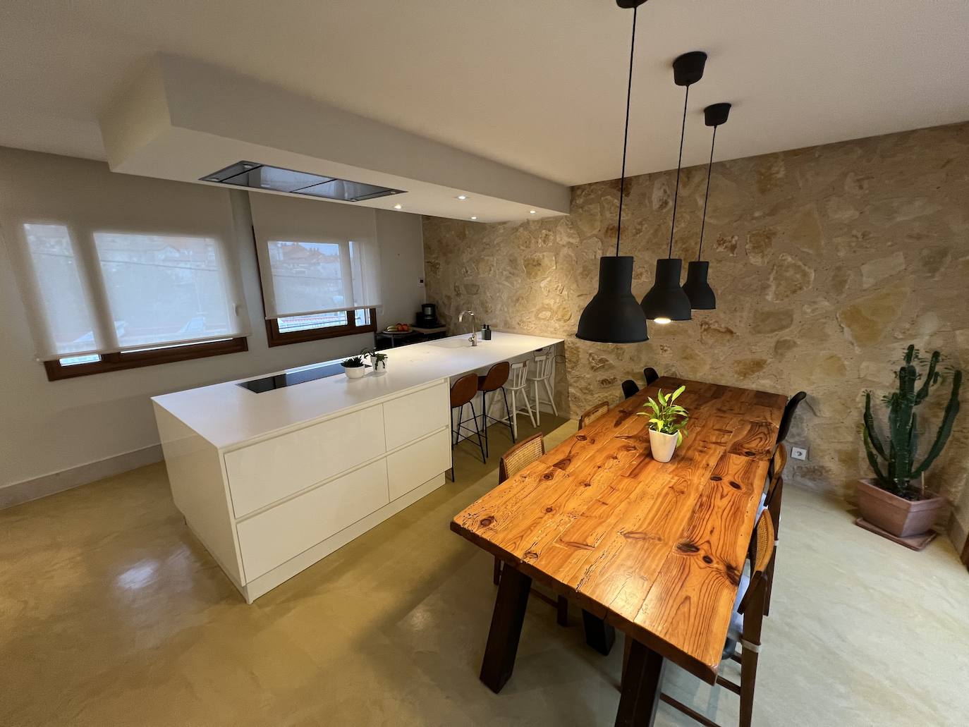 Las imágenes de una casa de pueblo rehabilitada con criterios sostenibles