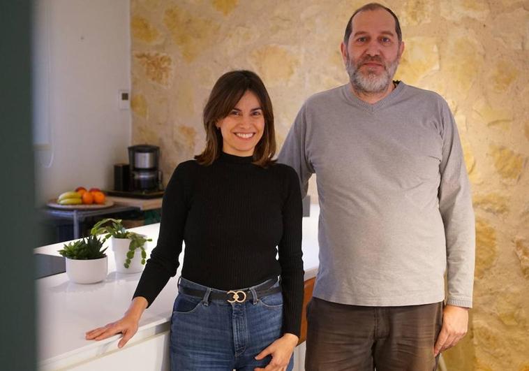 Lorena Fernández, propietaria, junto a Luis Pastor, arquitecto y artífice de este proyecto.