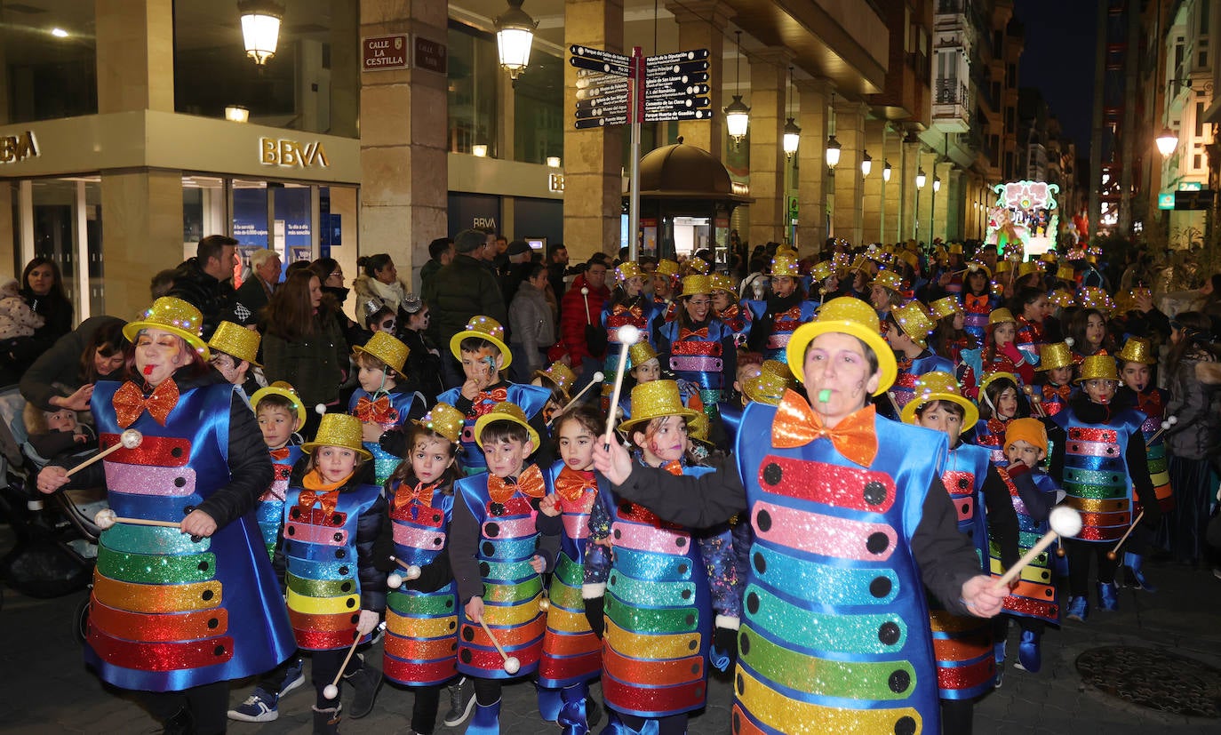 Palencia vive un ingenioso y multitudinario Carnaval