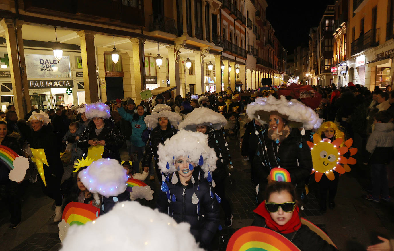 Palencia vive un ingenioso y multitudinario Carnaval