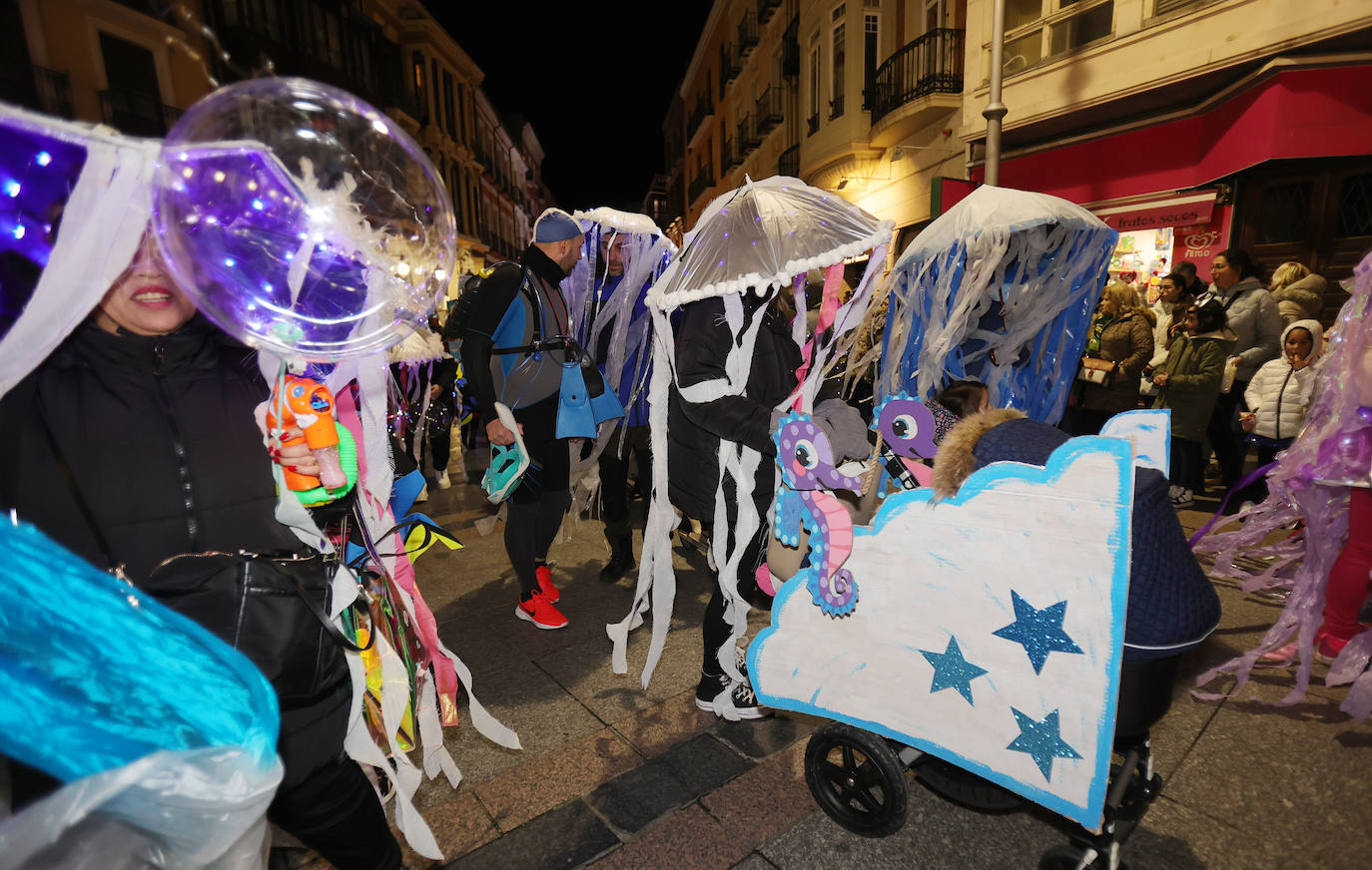 Palencia vive un ingenioso y multitudinario Carnaval