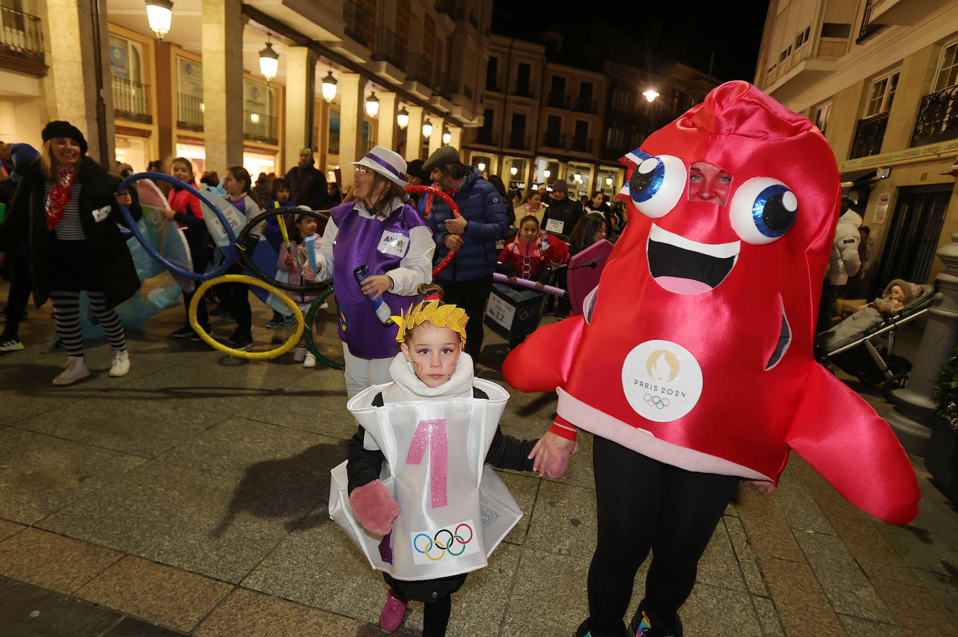 Palencia vive un ingenioso y multitudinario Carnaval