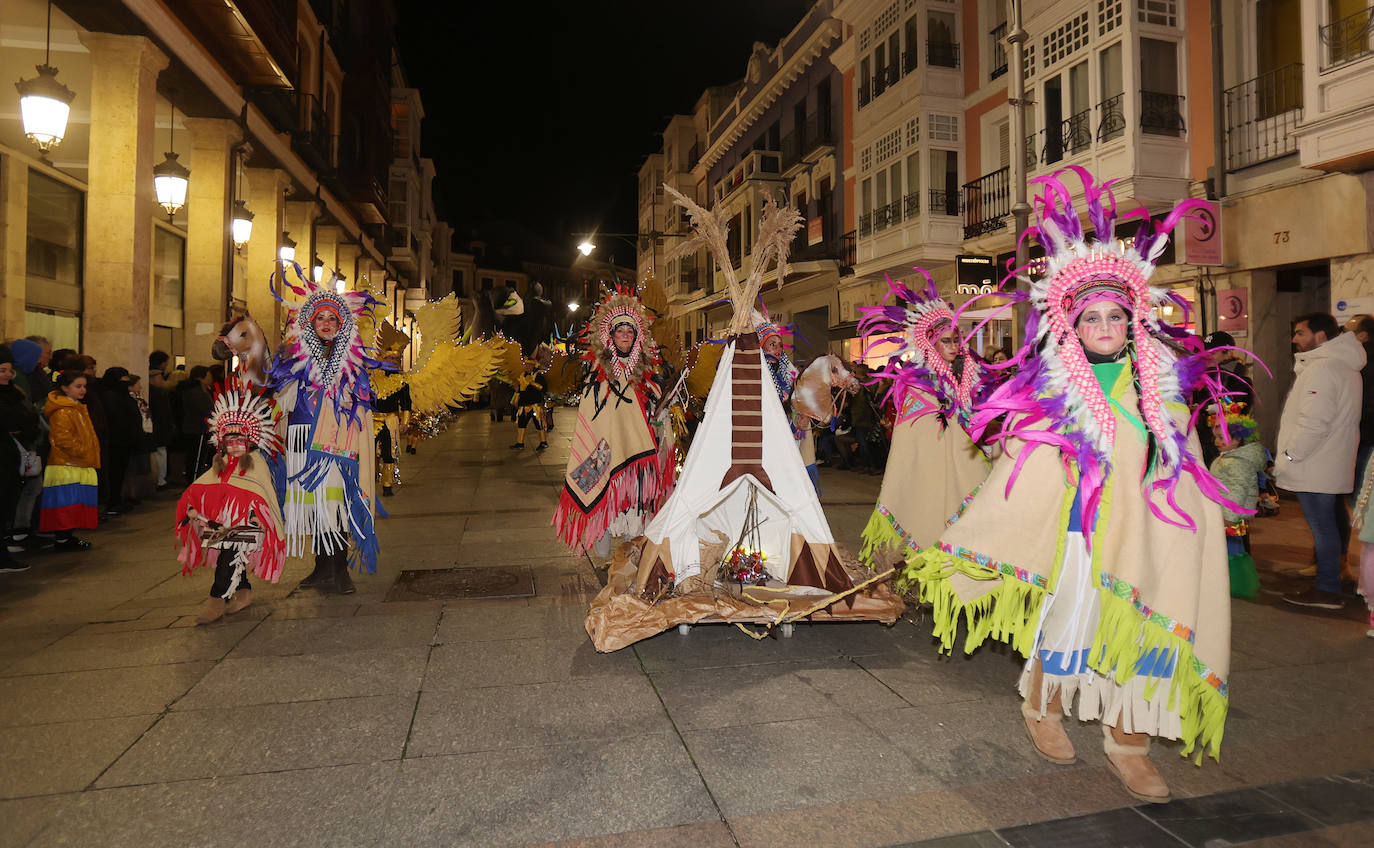 Palencia vive un ingenioso y multitudinario Carnaval