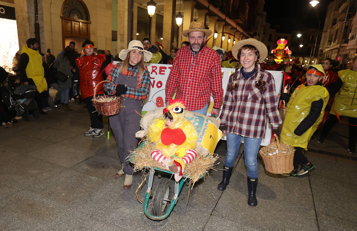 Palencia vive un ingenioso y multitudinario Carnaval