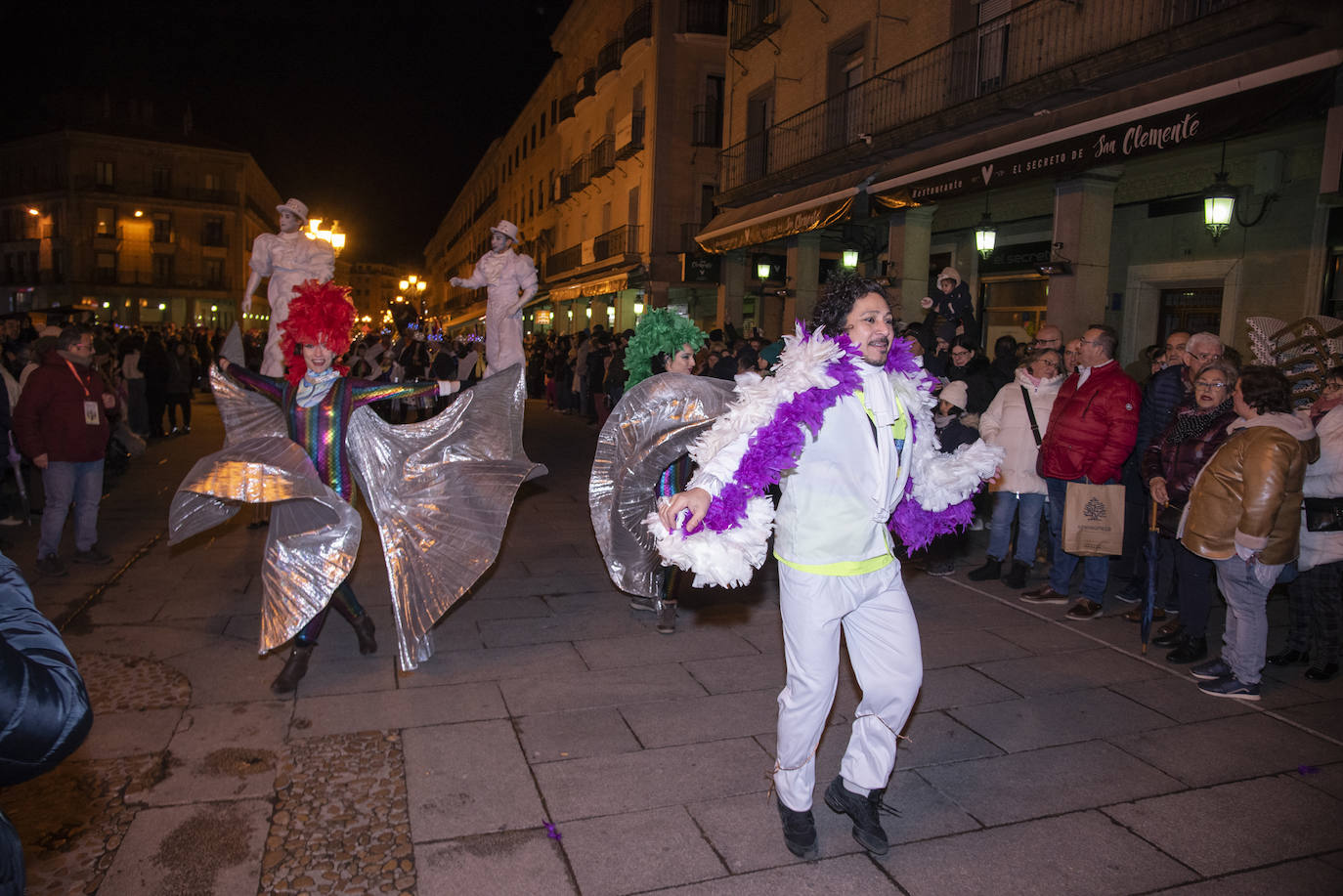 El Carnaval gana al frío segoviano