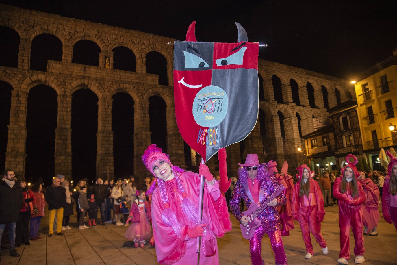 El Carnaval gana al frío segoviano