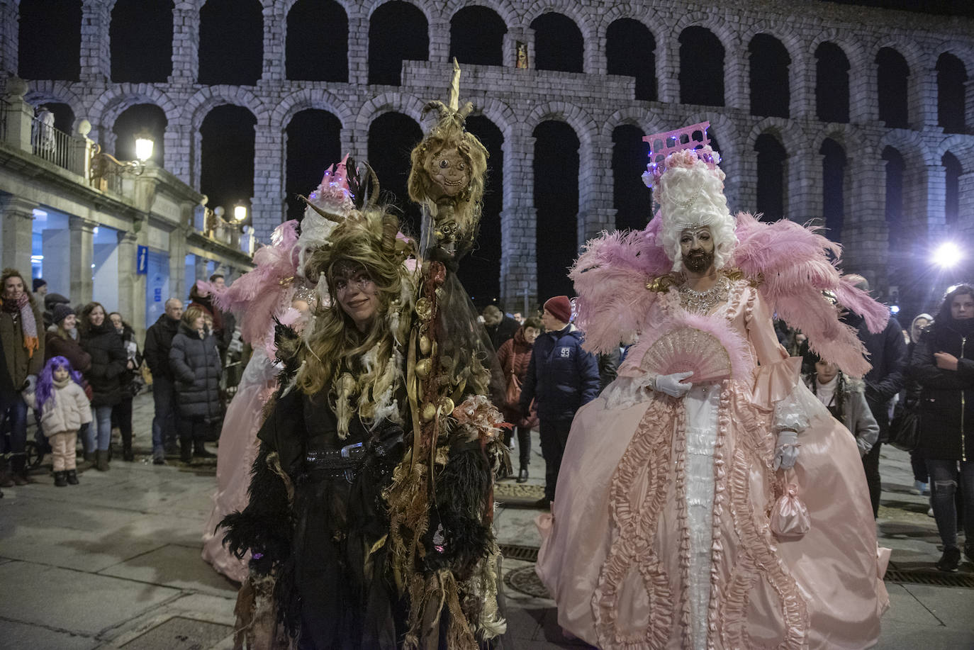 El Carnaval gana al frío segoviano