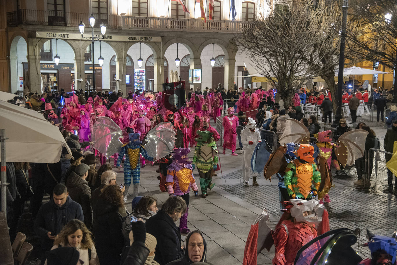 El Carnaval gana al frío segoviano