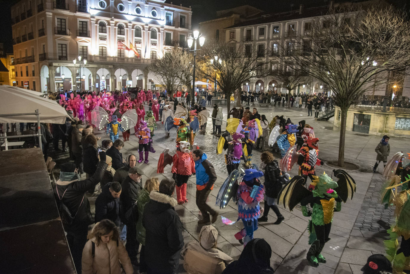 El Carnaval gana al frío segoviano