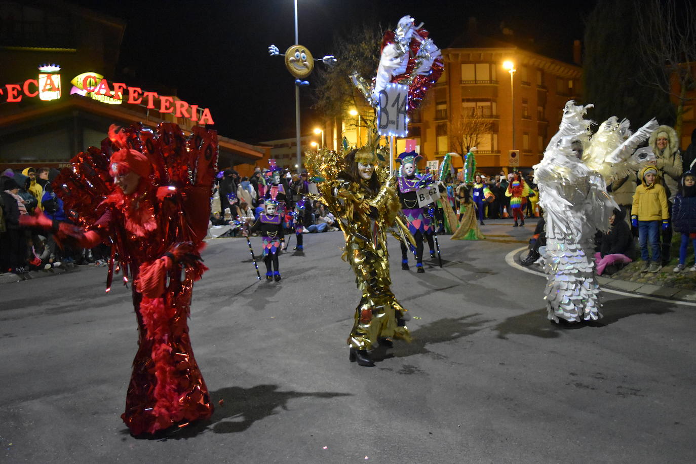 El Carnaval de la Galleta luce en el gran desfile