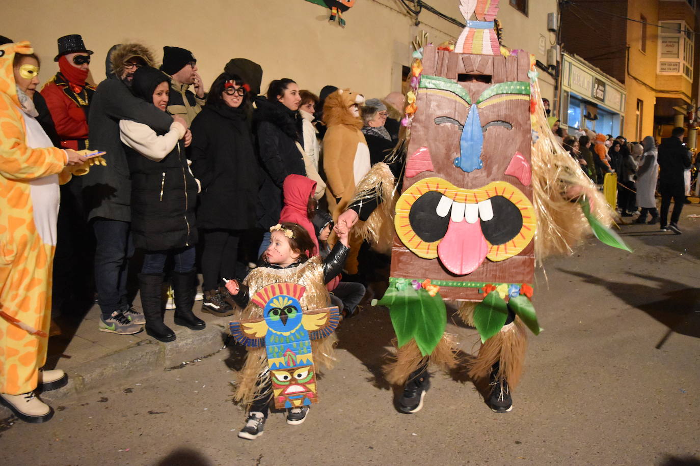 El Carnaval de la Galleta luce en el gran desfile