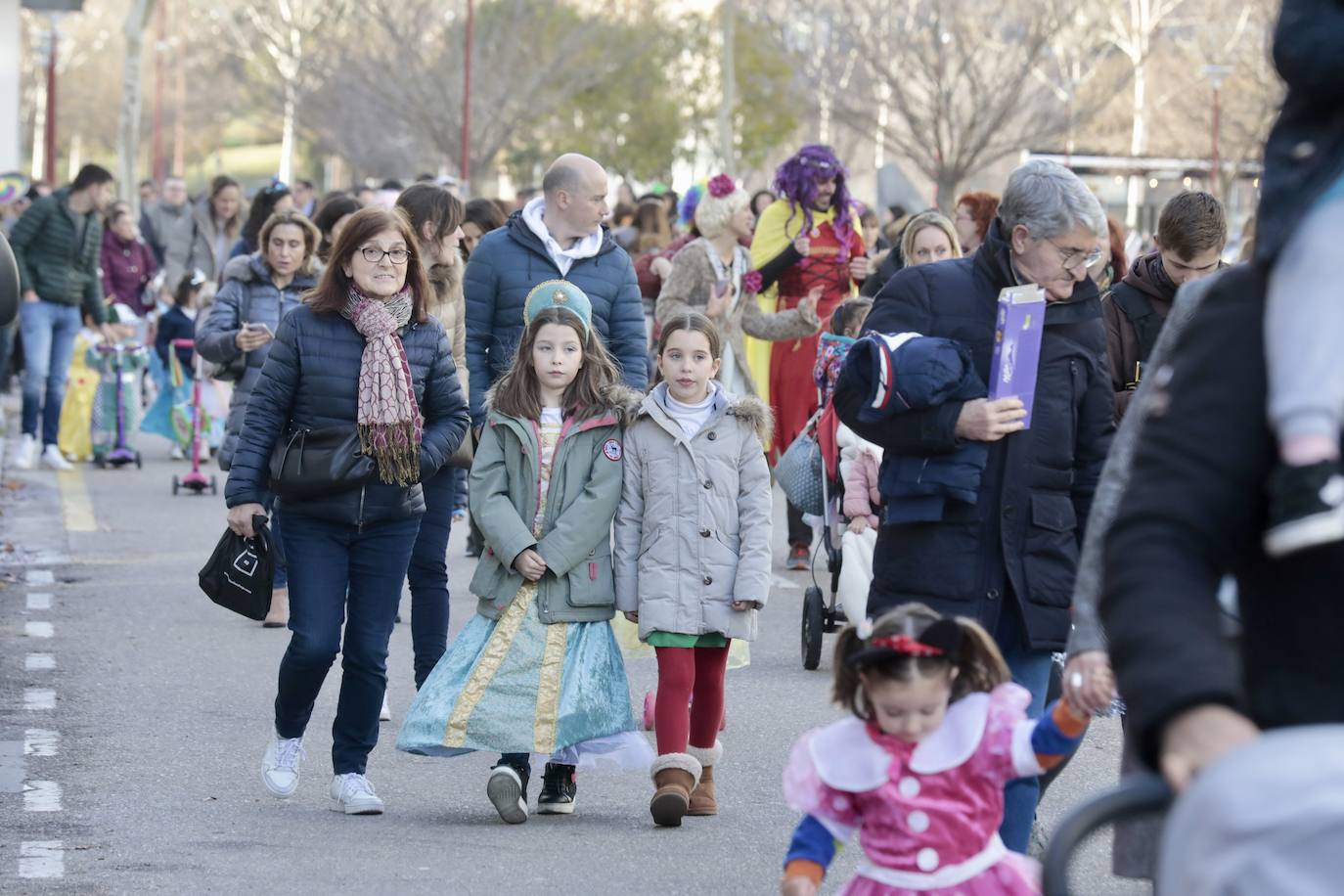 El carnaval toma Villa del Prado con un desfile de disfraces