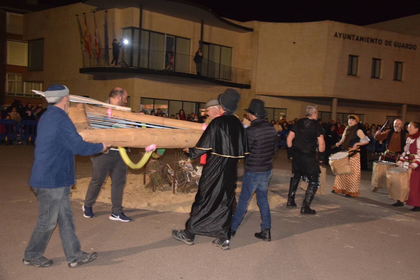 Entrega de premios y quema de &#039;Doña Arpa&#039; en Guardo