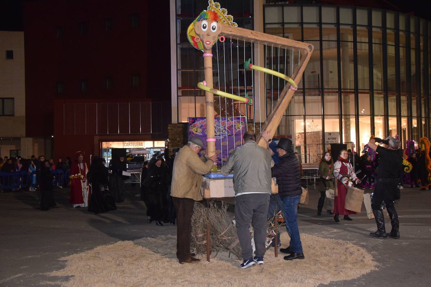 Entrega de premios y quema de &#039;Doña Arpa&#039; en Guardo