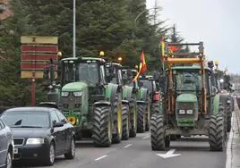 Los tractores colapsan el Vial el pasado jueves.