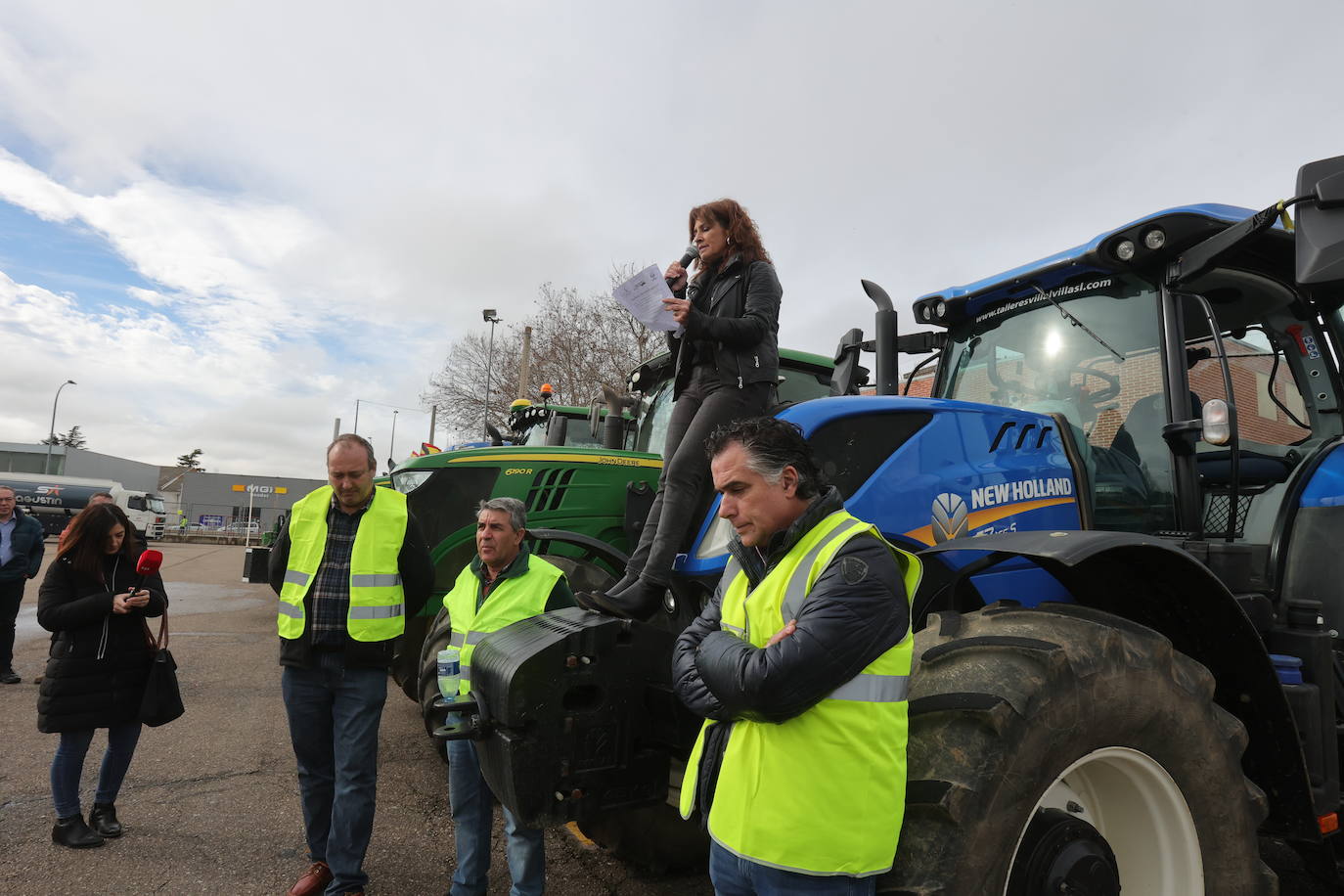 Los tractores parten hacia el centro de la capital palentina