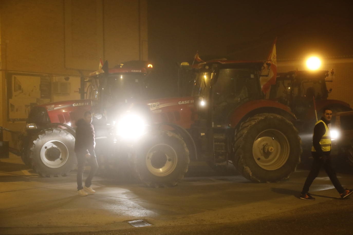 El recorrido de los tractores desde Peñafiel hasta Valladolid