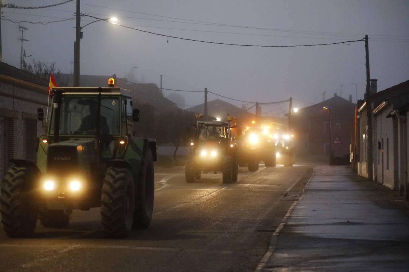 El recorrido de los tractores desde Peñafiel hasta Valladolid