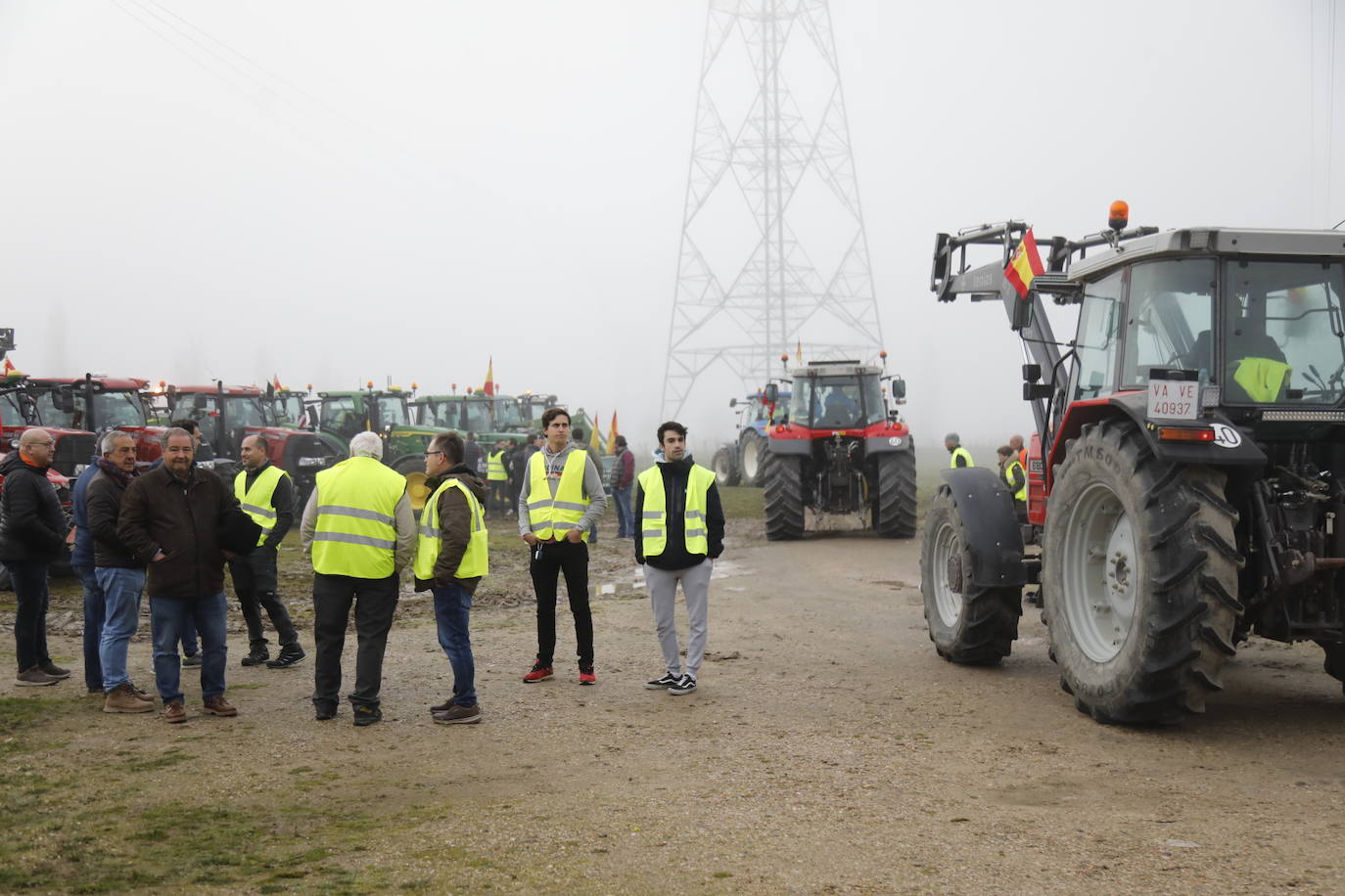 El recorrido de los tractores desde Peñafiel hasta Valladolid