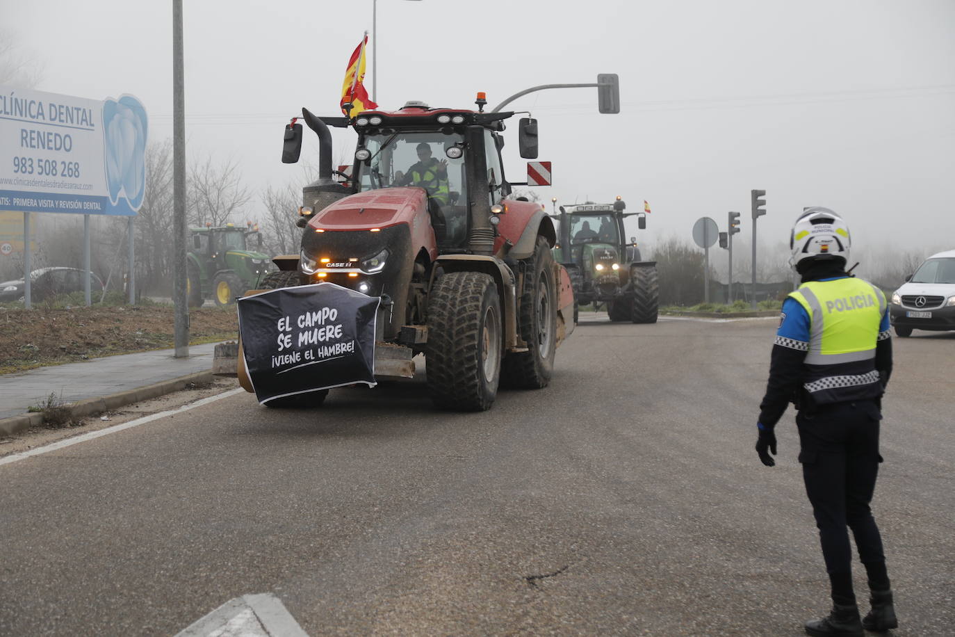 El recorrido de los tractores desde Peñafiel hasta Valladolid