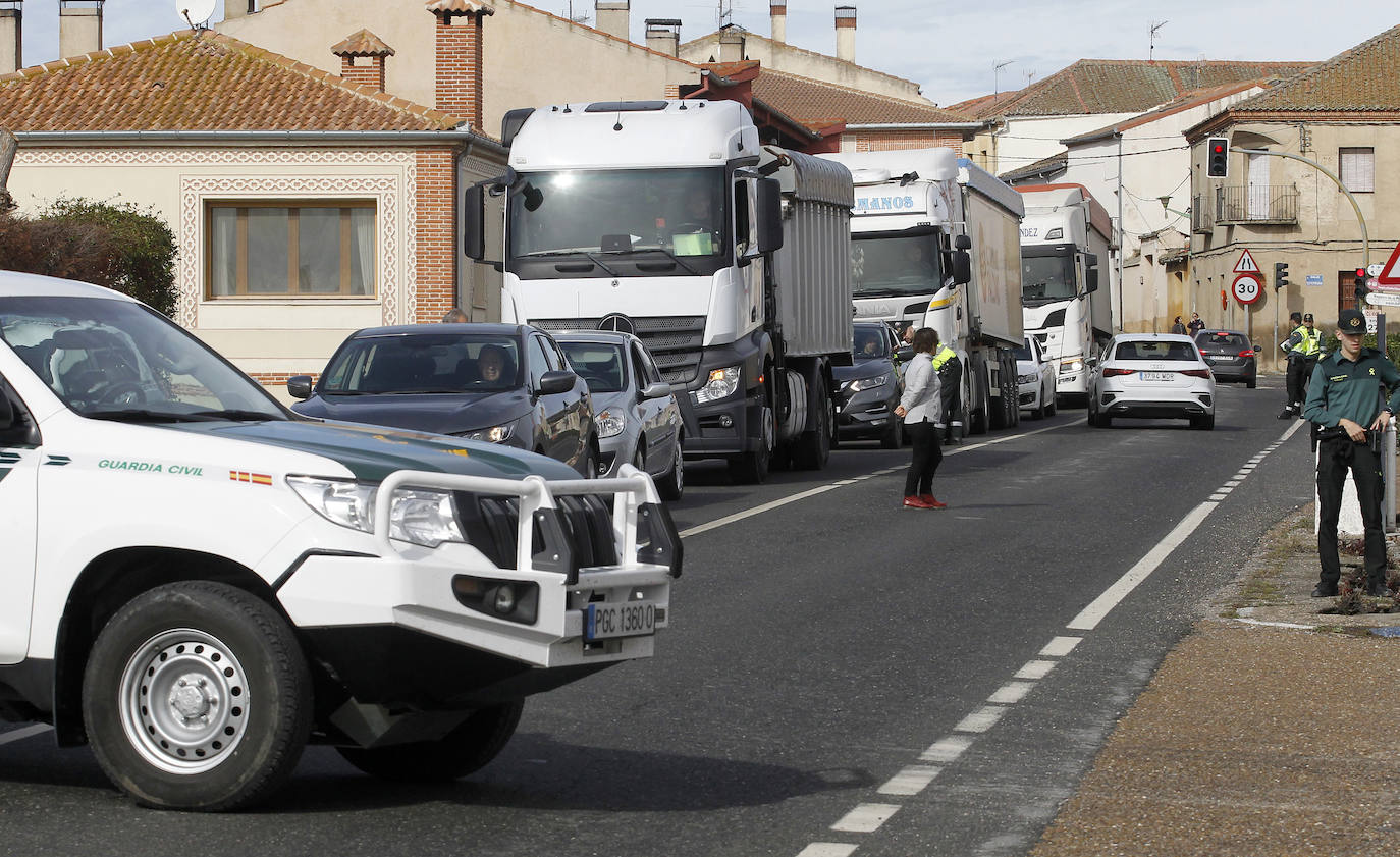 La protesta de agricultores en Santa María, en imágenes
