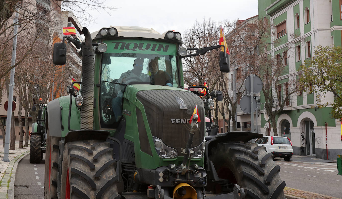 El centro de la ciudad de Palencia, tomado por los tractores