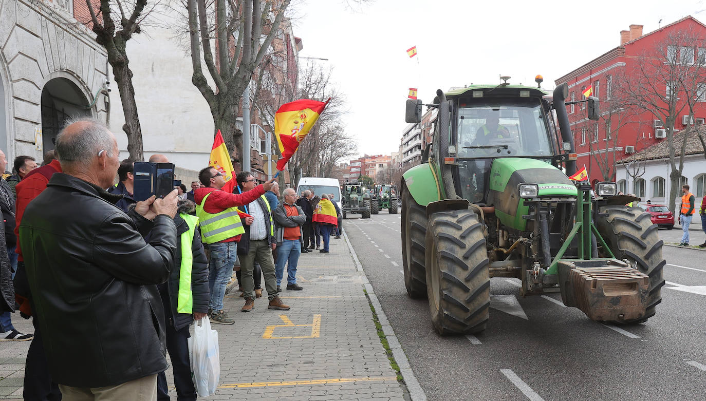 El centro de la ciudad de Palencia, tomado por los tractores