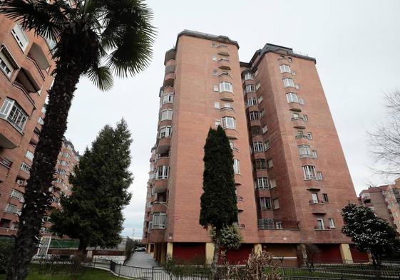 Edificio del Parque Arturo León que se someterá a una profunda rehabilitación para mejorar su eficiencia energética.