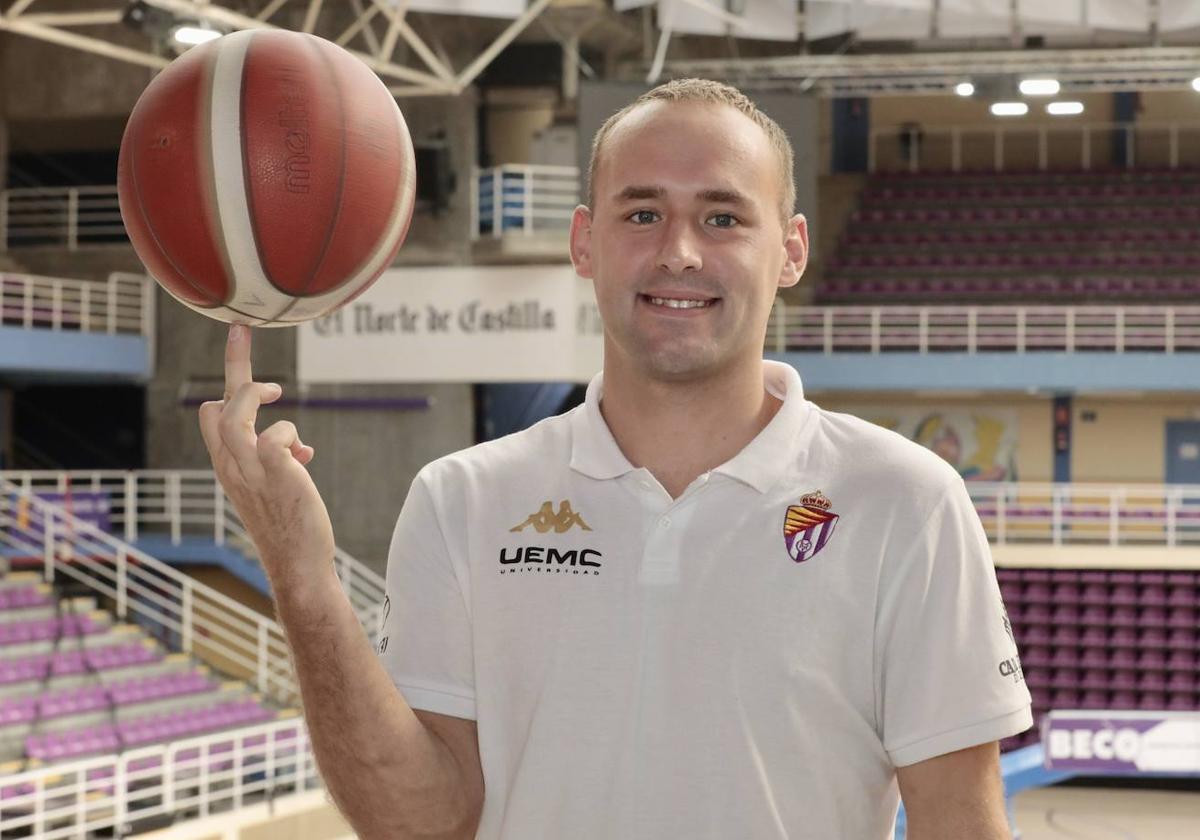 Devin Schmidt, el día de su presentación con el Real Valladolid Baloncesto.