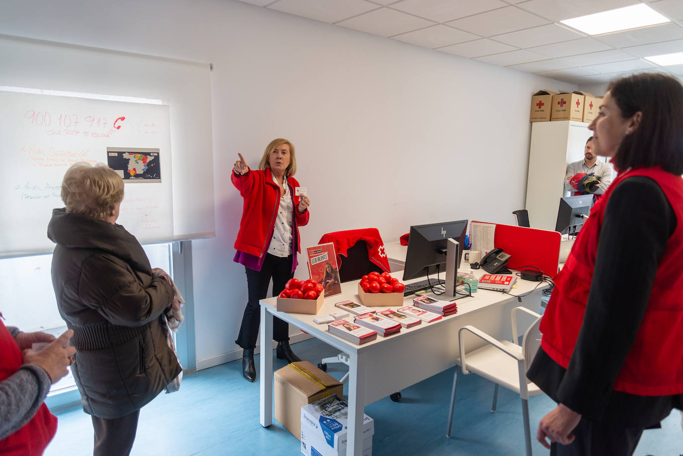 Cruz Roja muestra su trabajo y sus instalaciones a los palentinos